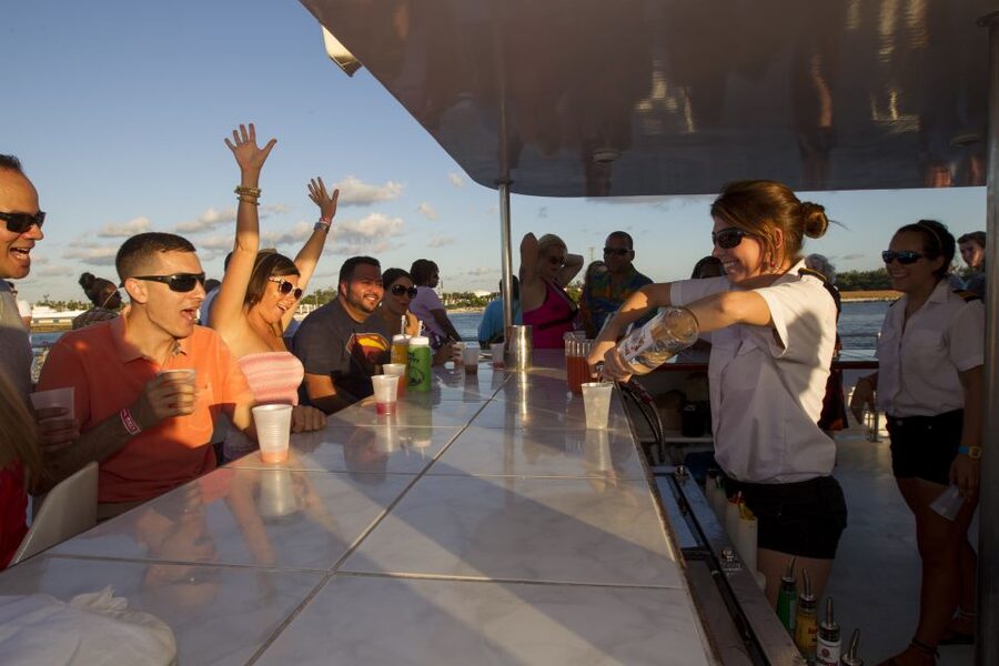 Key West: Sunset Dinner Cruise with Open Bar & Live Music - Who should book this sunset dinner cruise