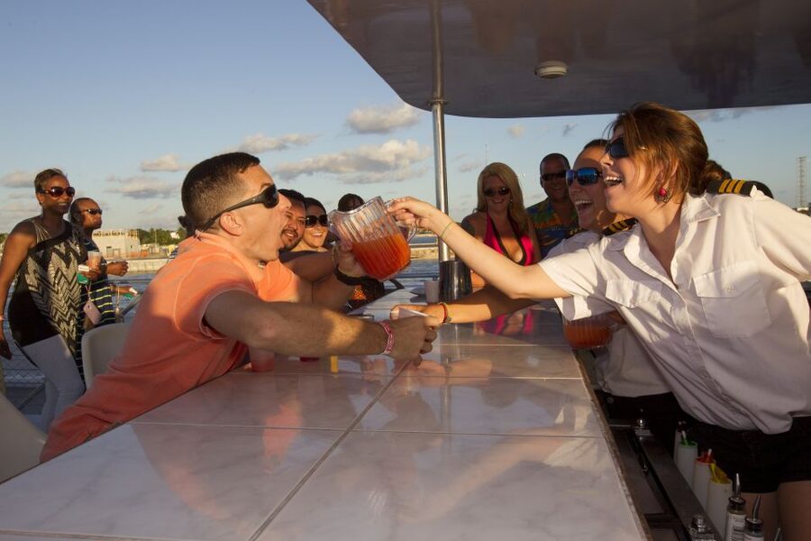 Key West: Sunset Dinner Cruise with Open Bar & Live Music - Live music, dancing, and the party atmosphere