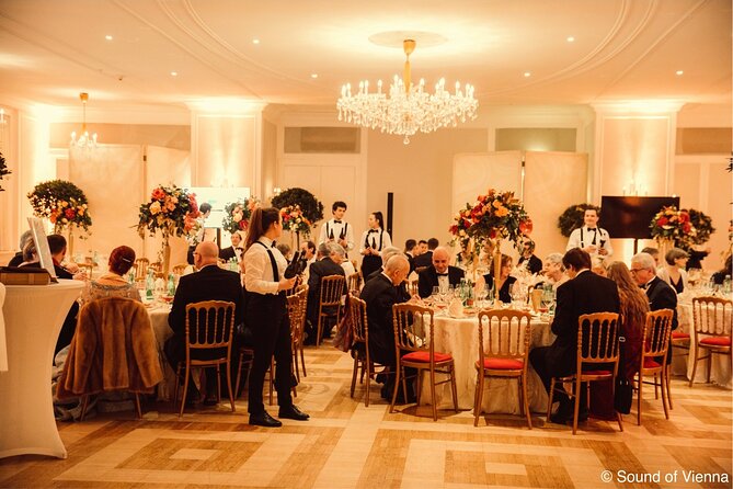 Kursalon Vienna: Strauss and Mozart Concert With Dinner - The concert: Strauss, Mozart, singers, and dancers