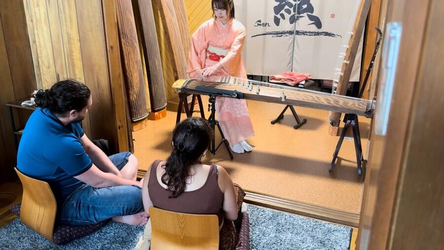 Kyoto: Japanese Koto & Shamisen Concert and Koto Class - Your first koto lesson