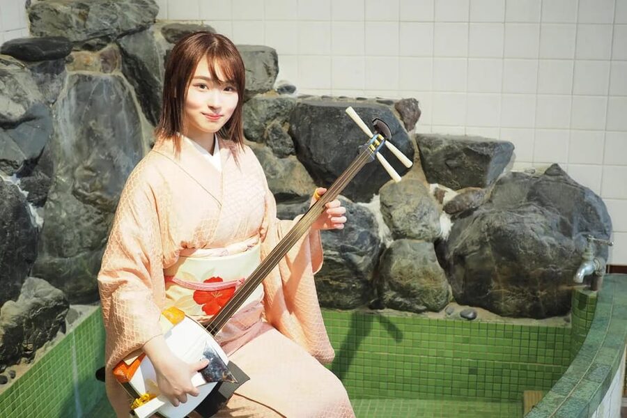 Kyoto: Kujo-yu Sento Traditional Japanese Instrument Concert - Hearing the koto and shamisen together