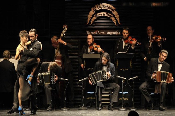 La Ventana Tango Show & Dinner with Optional Classic Bus Ride - La Ventana in San Telmo: tango inside a restored tenement