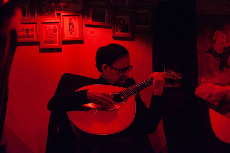 Lisbon: Alfama Tour and Live Fado with Traditional Dinner - The one-hour walk through Mouraria and Alfama
