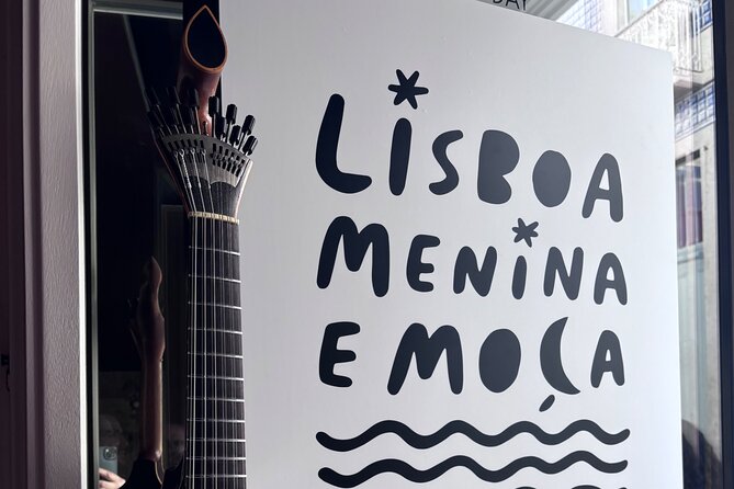 Lisbon: Authentic Live Fado Show in Alfama With Port Wine - What happens at Casa Lundum