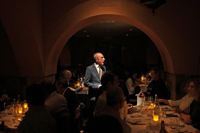 Lisbon by Night Tour: Fado Show and Dinner with Pick-up - Why Fado makes a good Lisbon night out