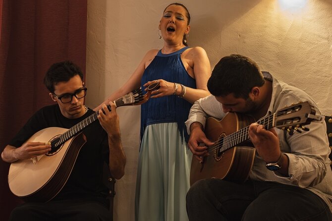 Lisbon: Dinner with Rising Stars of Fado at Canto do Poeta - A Lisbon evening built around fado