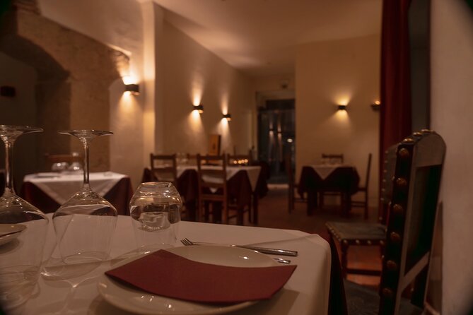 Lisbon: Dinner with Rising Stars of Fado at Canto do Poeta - What happens during the three-hour visit