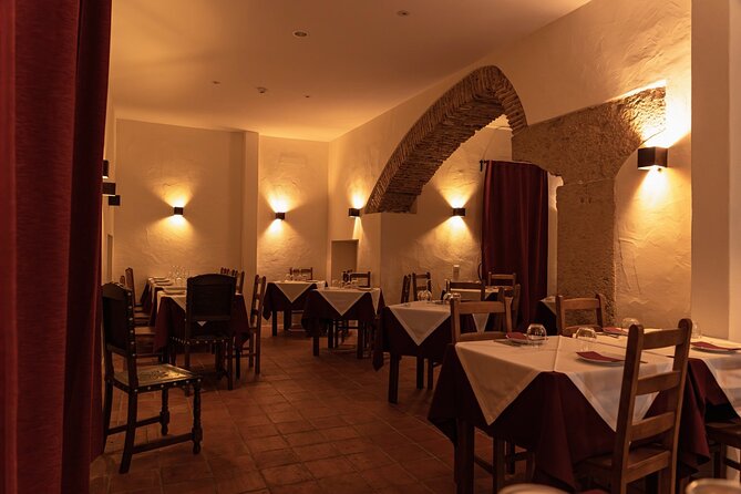 Lisbon: Dinner with Rising Stars of Fado at Canto do Poeta - The drinks question needs a clear answer