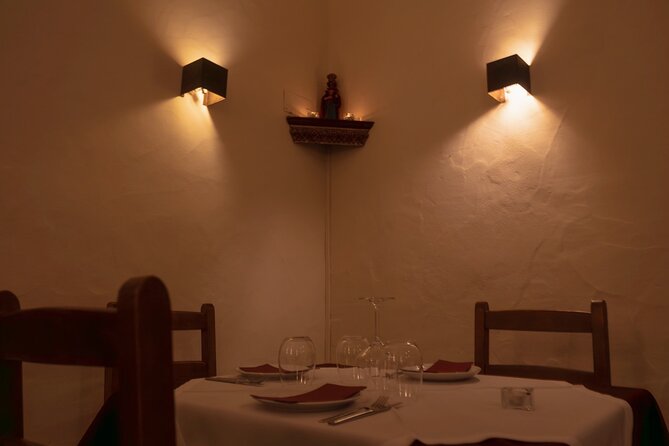 Lisbon: Dinner with Rising Stars of Fado at Canto do Poeta - Choosing an early or late evening slot