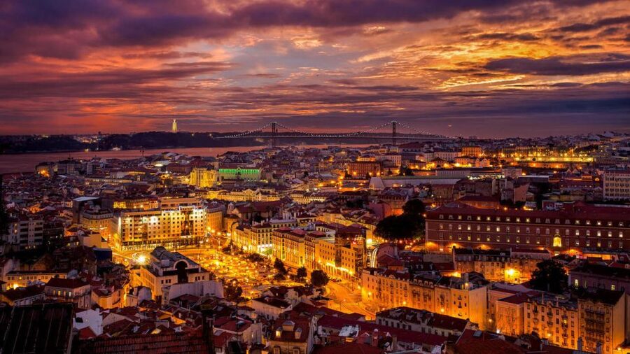 Lisbon: Evening City Tour with Dinner and Live Fado Show - Lisbon’s viewpoints and the move into Alfama