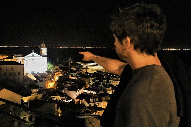 Lisbon Fado Experience: Walking Tour, Dinner and Live Music Show - Dinner in a traditional Fado house