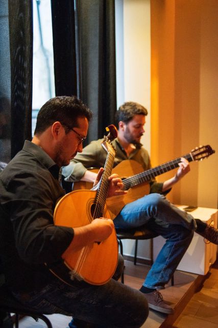 Lisbon: Fado & Food Tour with Live Show & Traditional Dinner - Walking through Alfama and Mouraria