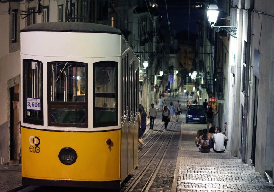 Lisbon: Fado Vadio Tour with Portuguese Tapas - Starting at Café A Brasileira in Chiado