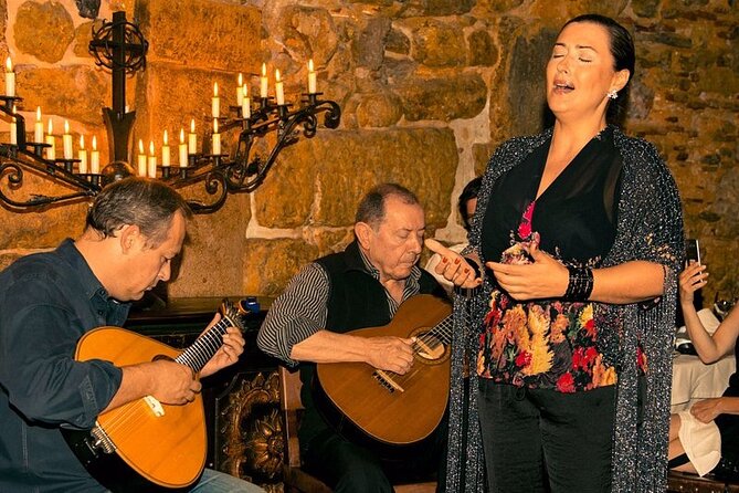 Lisbon Guided Tour with Live Fado Show and Traditional Dinner - Alfama first, Fado second