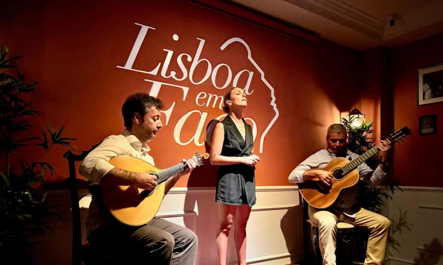 Lisbon: Live Fado Show with Port Wine at Lisboa em Fado - Why the small room matters