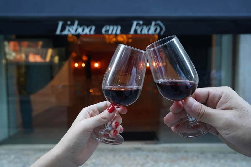 Lisbon: Live Fado Show with Port Wine at Lisboa em Fado - Seating, timing, and comfort