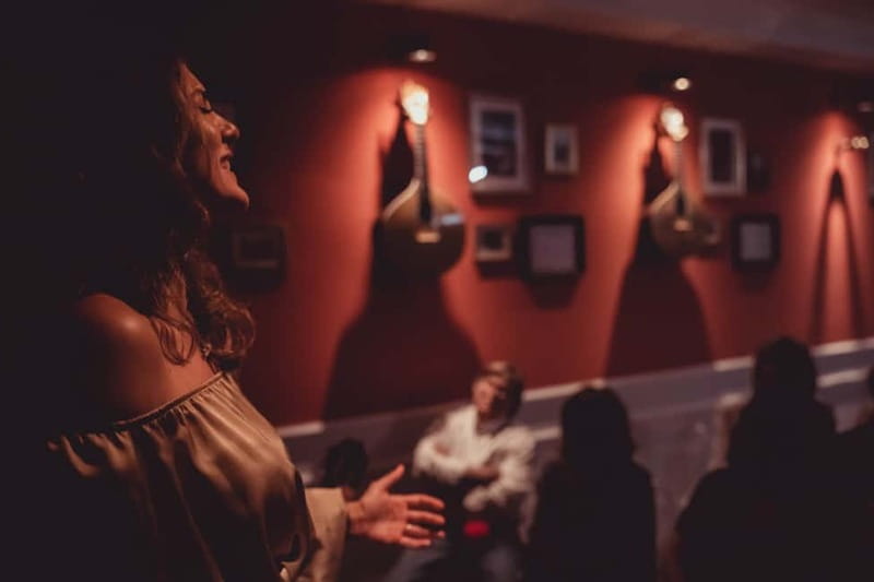 Lisbon: Live Fado Show with Port Wine at Lisboa em Fado - What the audience interaction adds