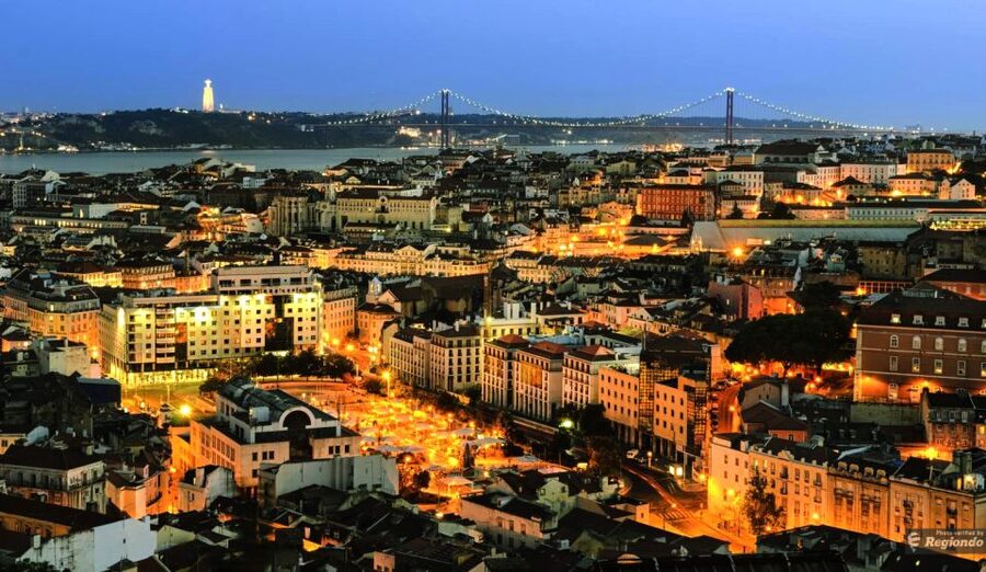 Lisbon: Luxury Fado Tour with Dinner included - Alfama, Lisbon Cathedral, and the National Pantheon