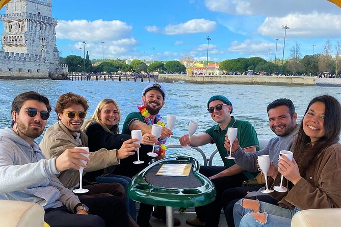 Lisbon Sunset Experience: Cruise, Wine and Live Music by the Capt - Why a Lisbon sunset cruise works so well