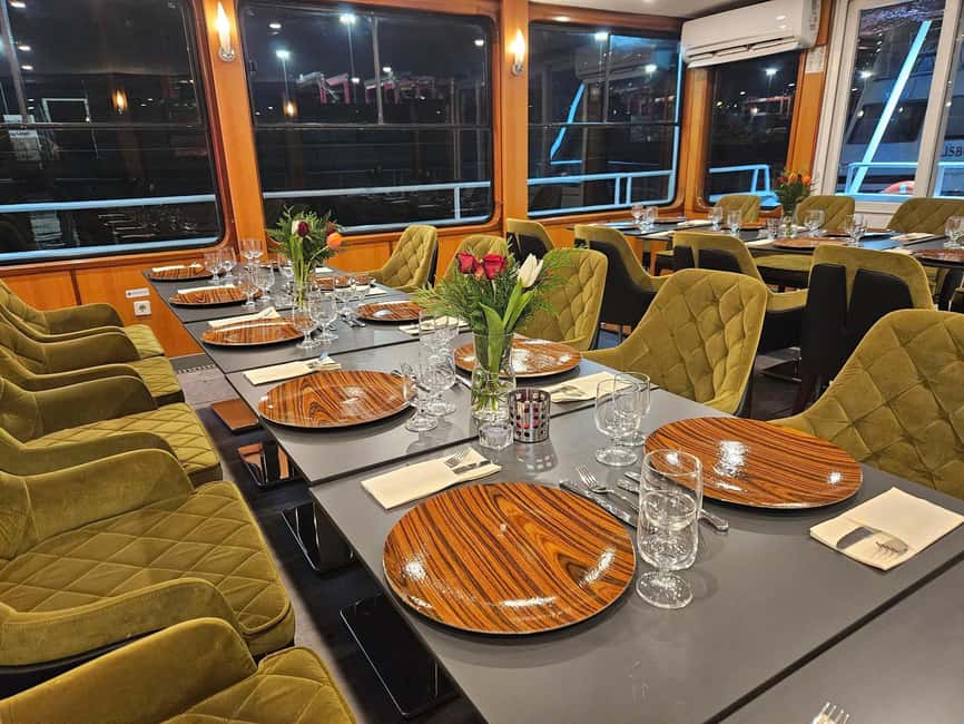 Lisbon: Tagus River Dinner Cruise with Fado Show - Crossing beneath the 25 de Abril Bridge