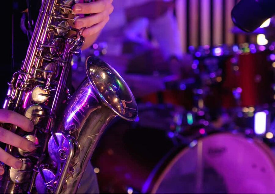 Lisbon: Tagus River Dinner Cruise with Live Jazz - The meal: Portuguese flavors, modest portions