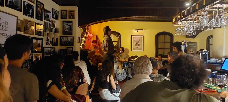 Lisbon: The best of Live Jazz in an intimate setting - The 9:00 pm arrival matters