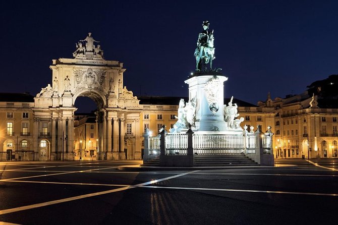 Live Fado Private Tour in Lisbon with Dinner - The evening route from Avenida da Liberdade to the river