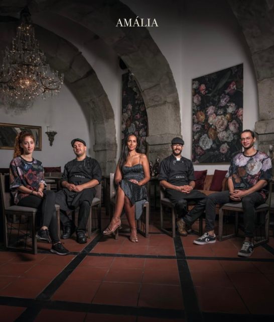Live fado show in a restaurant - How the Two-Hour Schedule Works
