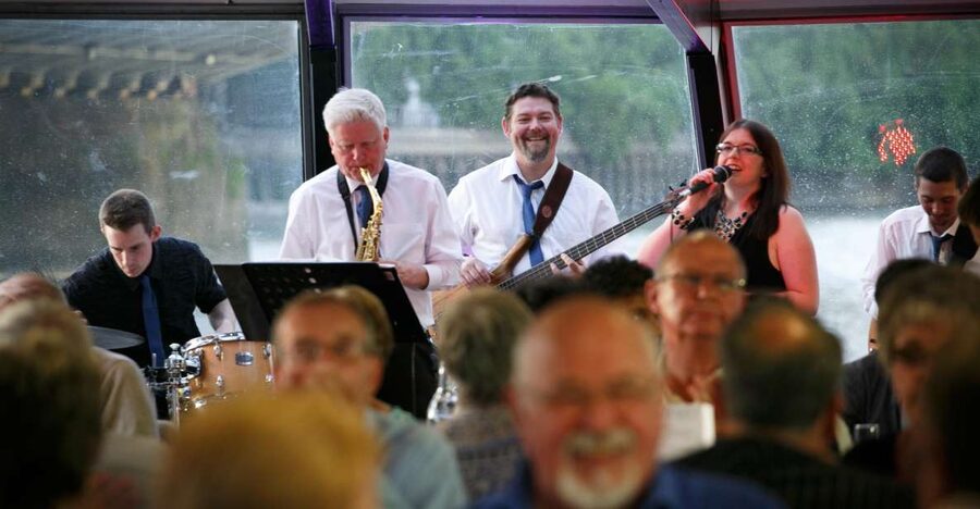 London: River Thames Dinner Cruise with Live Jazz - Should you book the Thames jazz dinner cruise?