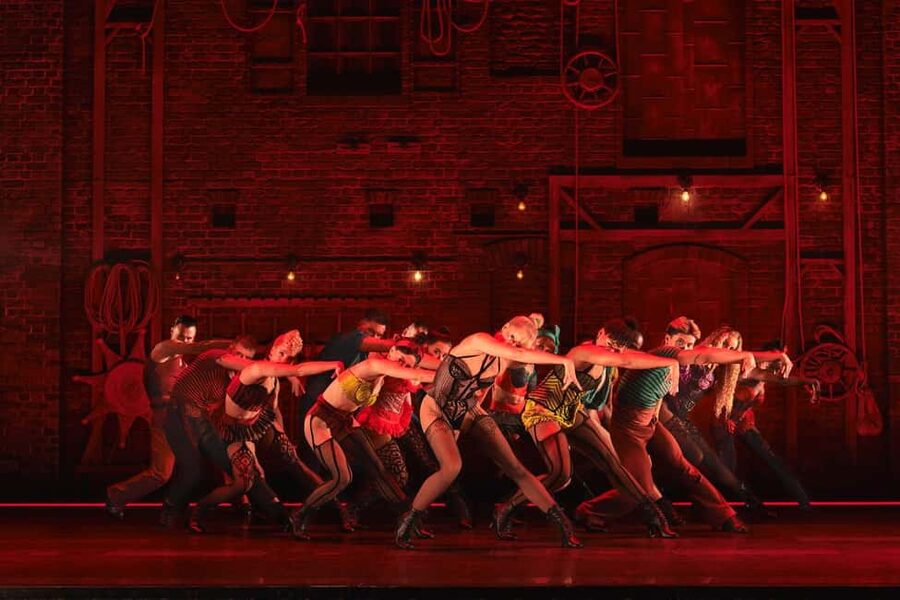 London's West End: Ticket to Moulin Rouge! The Musical - Costumes, choreography, and the visual show