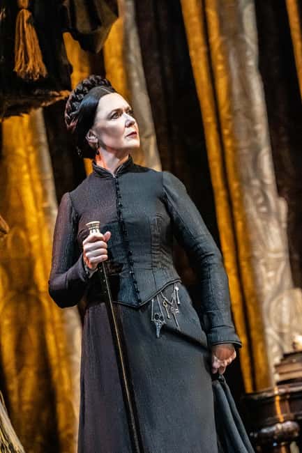 London's West End: Ticket to The Phantom of the Opera - Practical ways to make the night easier