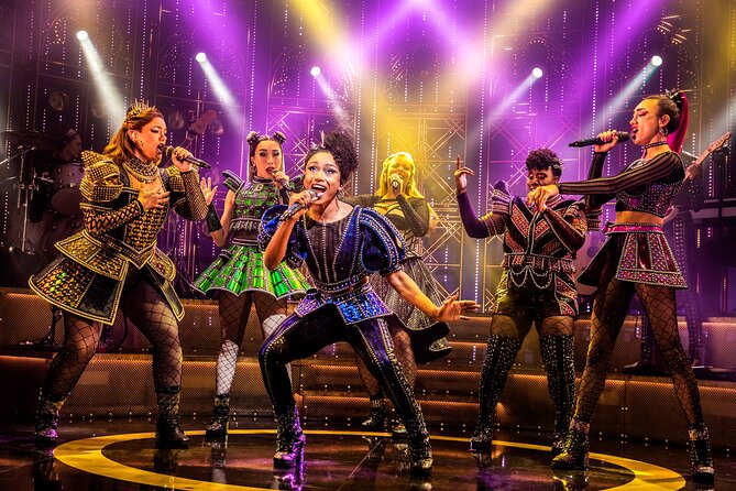London Theatre: SIX The Musical - The clever idea behind a Tudor pop concert