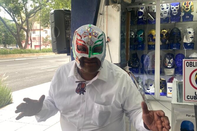 Lucha Libre and Mariachi - Who will enjoy this evening most?