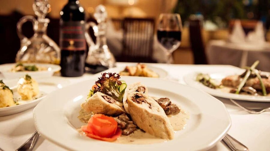 Lunch at Pod Baranem & Chopin Concert - Chopin in a piano trio at 6pm