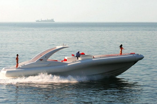 Luxury Opera 60 Whale & Dolphin Watching Experience - A sheltered bay changes the pace
