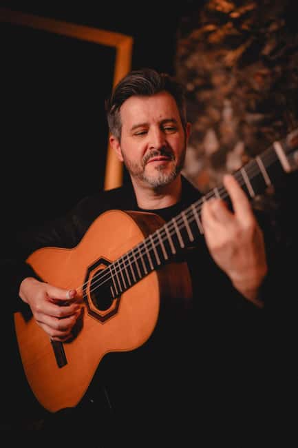 Madeira: Fado Show - The Heart of Portugal With Madeira Wine - A small room changes the sound