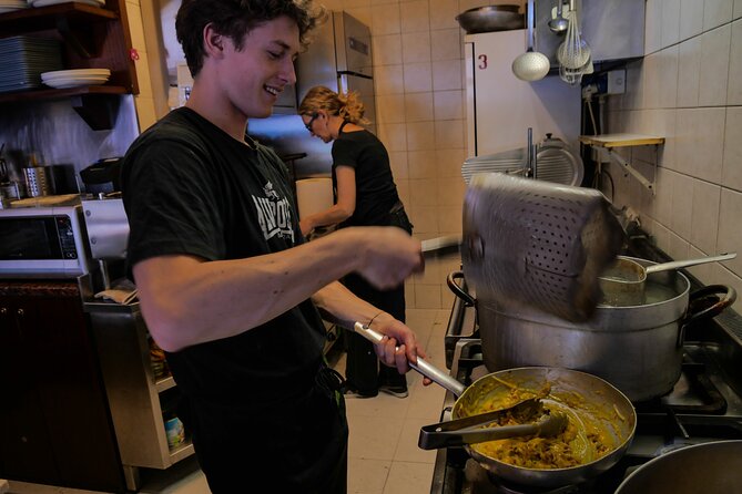 Make Pasta Carbonara from Scratch in a Jazz Club in Venice - What you actually eat and drink