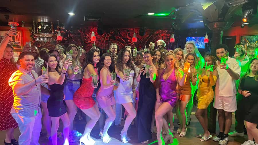 Mango's Miami: Salsa Lessons, Mojitos, Bites & Live Music - 9:20pm: beginner salsa with room to make mistakes