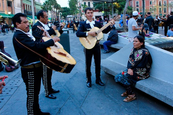 Mariachi Night in Garibaldi and Dinner at Bellini - Garibaldi brings the music close