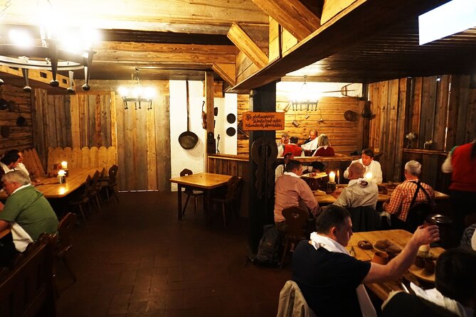 Medieval Knight’s Dinner Show with Live Music in Munich - How the three-hour dinner show unfolds