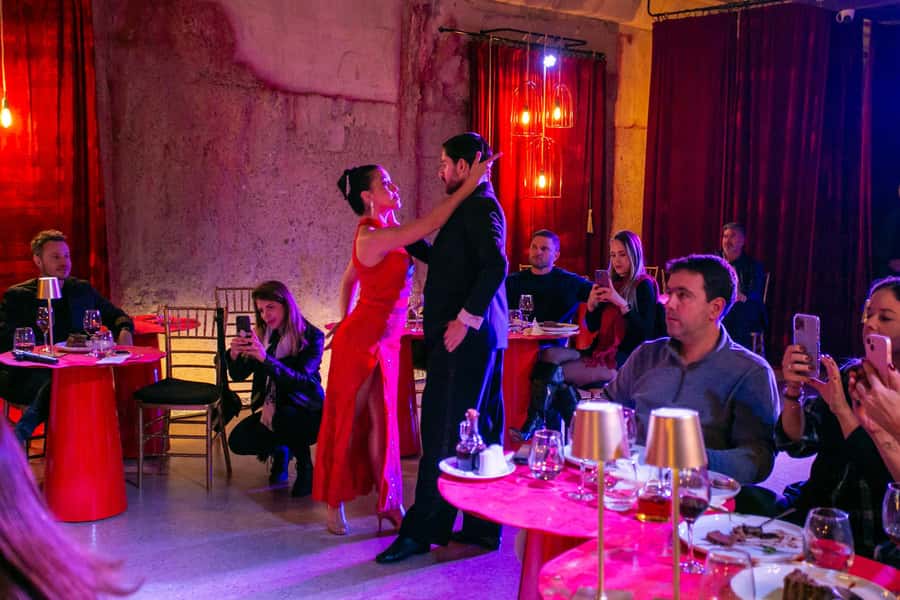Mendoza: Tango Show with Dinner at Hualta Winery Hotel - The Reception: Wine, Appetizers, and a Musical Welcome