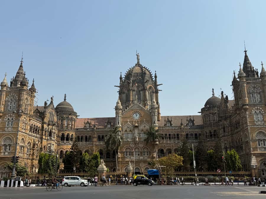Mumbai: A Symphony of Seven Islands - Get Local in One Day - The guide and the storytelling style