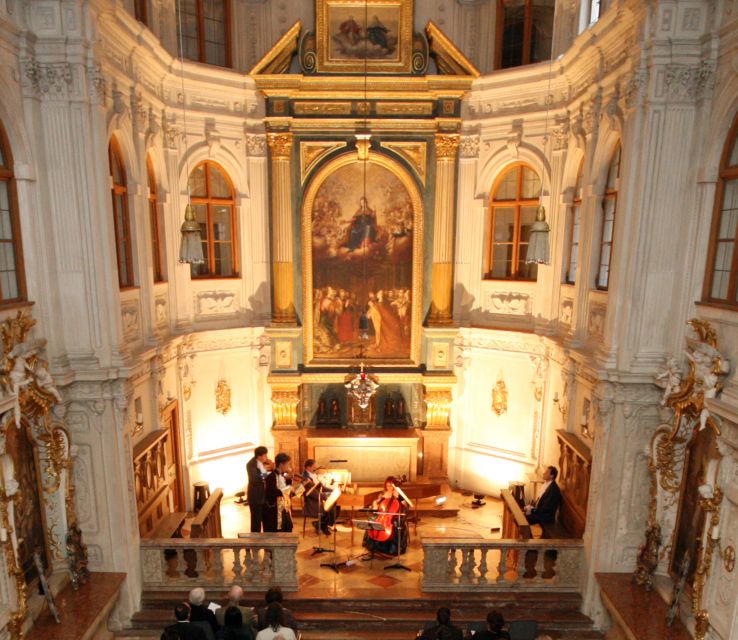 Munich: Concert in the Court Chapel of the Residenz - Arriving at Residenzstraße 1