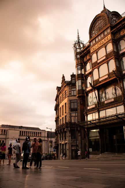 MUSIC TOUR OF BRUSSELS (SPANISH) - Petit Sablon and the sound of power
