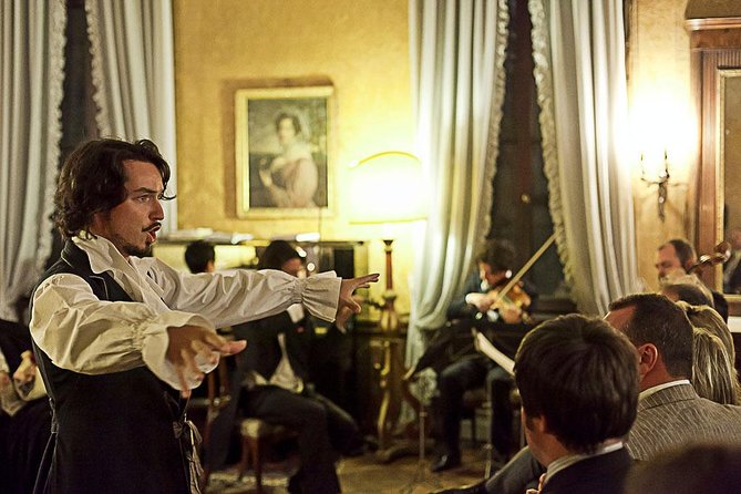 Musica a Palazzo 'Traveling Opera' Performance in Venice - Intermission, Drinks, and the Palace Practicalities