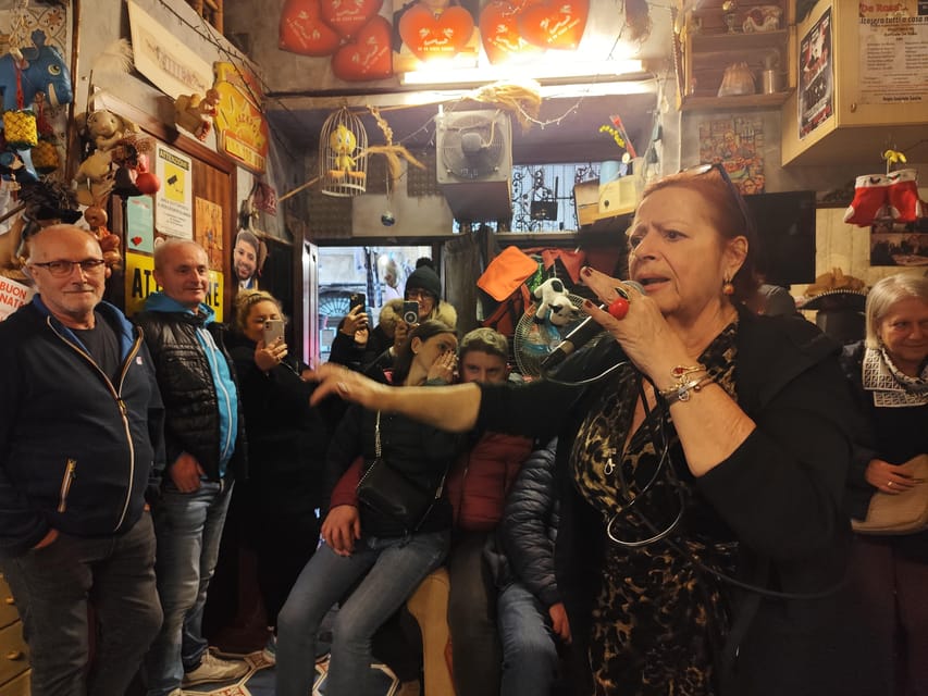 Naples: Authentic Family Home Lunch with Music Show & Spanish Quarters Tour - Lunch in a basso, Naples at street level