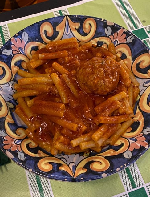Naples: Authentic Family Home Lunch with Music Show & Spanish Quarters Tour - Should you book this Spanish Quarter lunch?