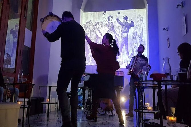 Naples Folklore: A Unique Concert of Traditional Neapolitan Music - Why the small group size matters