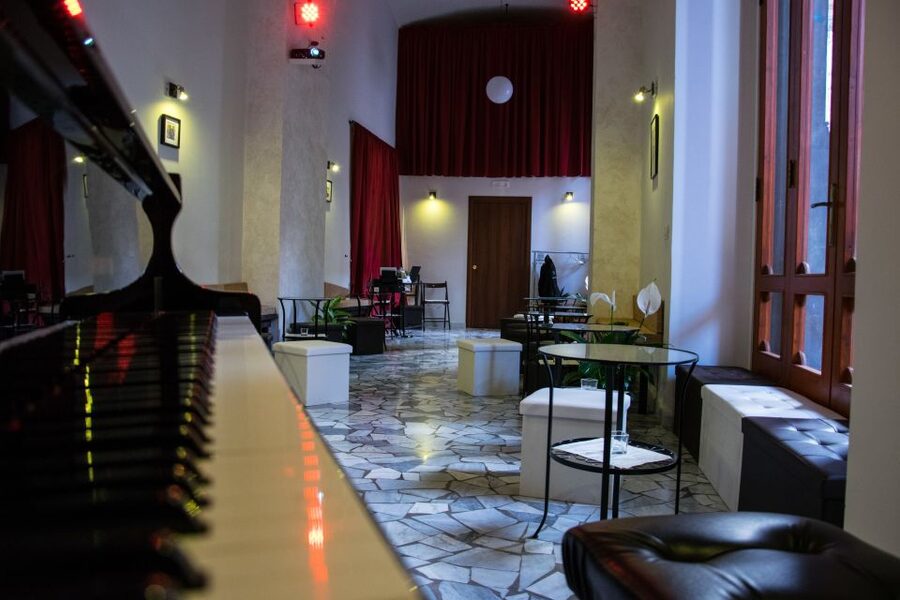 Naples: Traditional Neapolitan Music Concert - Finding the Venue at Galleria Principe di Napoli