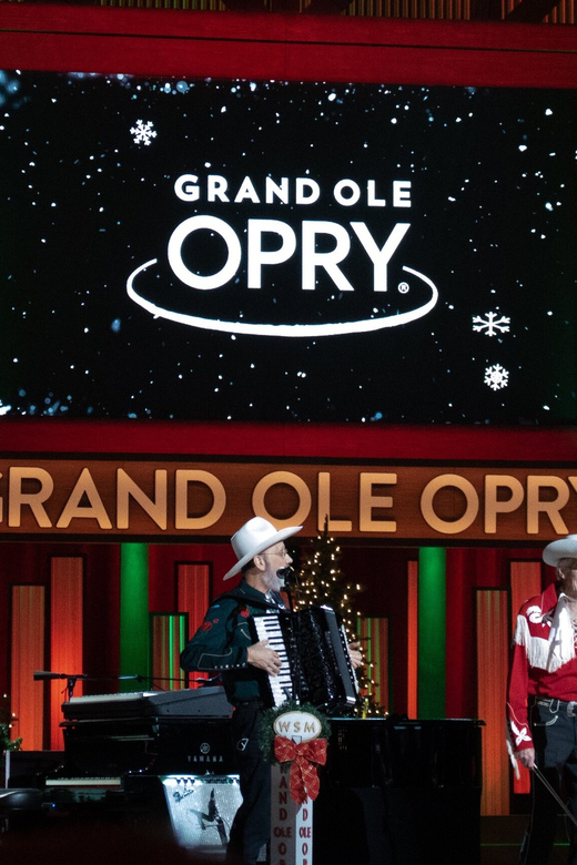 Nashville: Country Christmas Music Show at the Opry House - Should you book it?